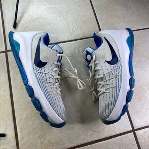 Nike Kevin Durant 8 Athletic Running Shoe Boys Size 6.5y 768867-144 White Blue